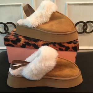 New Platform Slippers w Faux Fur